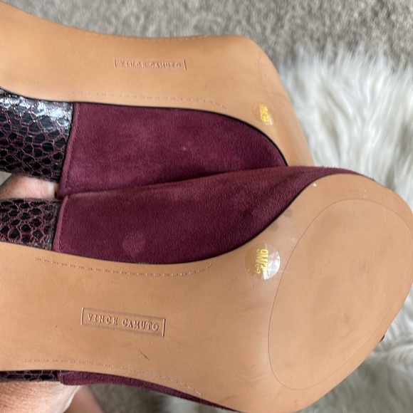 Vince Camuto NWOT Kawa Burgundy Peep Toe Heels - Picture 6 of 11